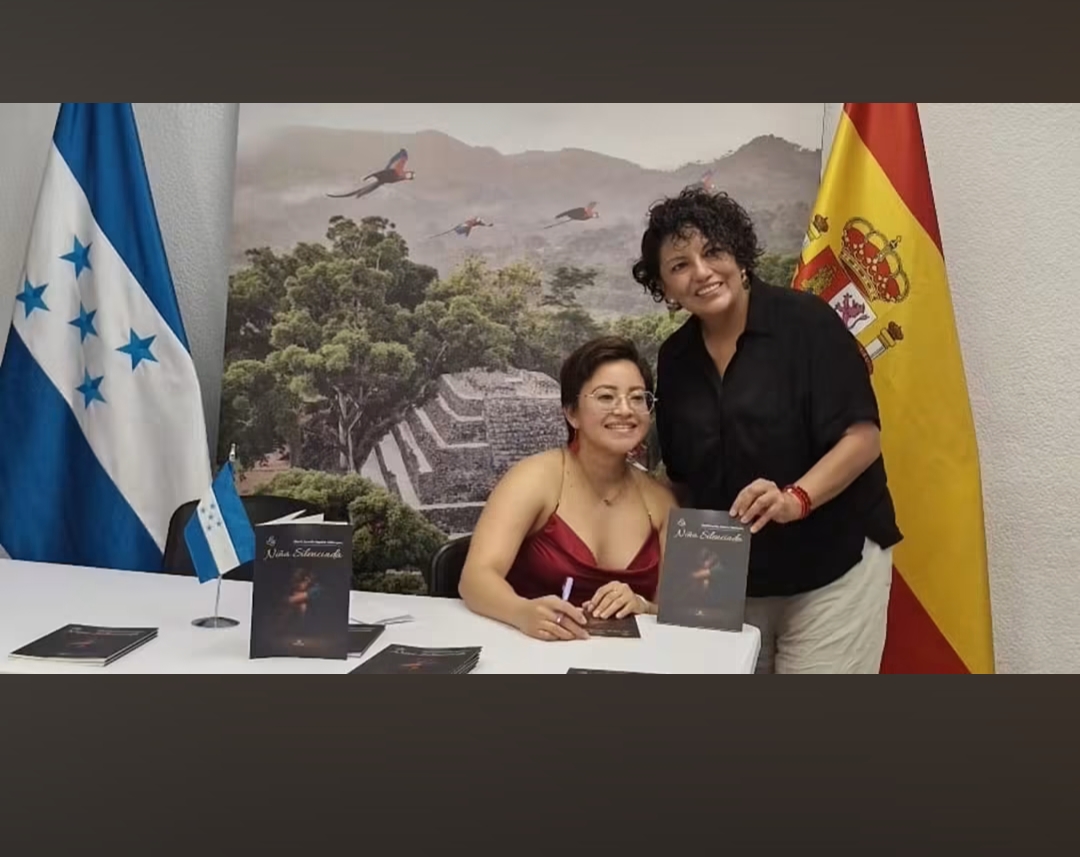 Foto con Paulina, dirigente de migración en Valencia.
