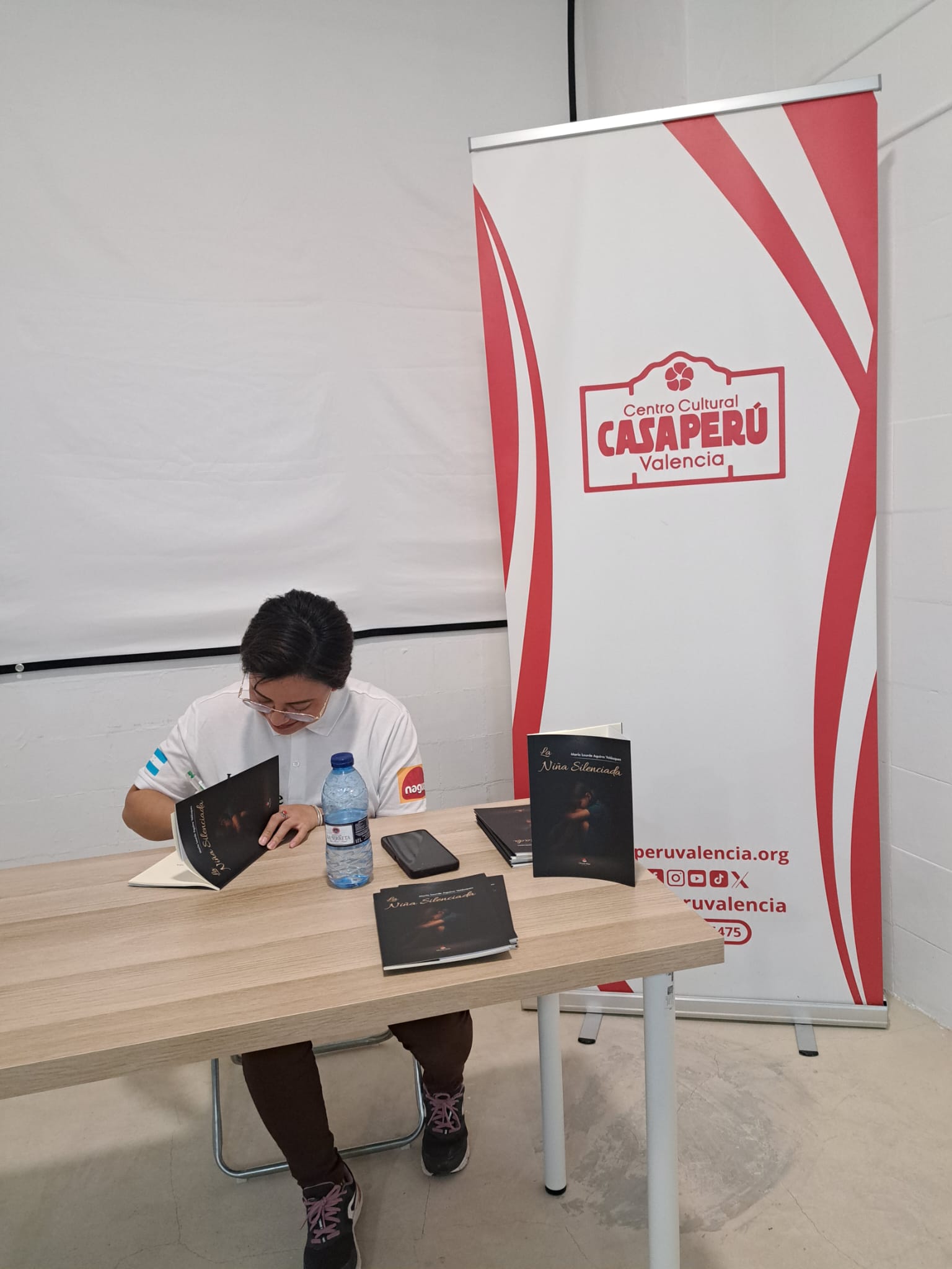 Evento presentación libro La niña silenciada en Casa Perú (Valencia)